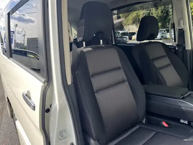 日産 セレナ ハイウェイスター Vセレクション 高知県 2017(平29)年 11.1万km ブリリアントホワイトパール (株)IDOMが運営する【じしゃロン高知店】の自社ローン専用車両になります。こちらは現金またはオートローンご利用時の価格です。自社ローンご希望の方は別途その旨お申付け下さい