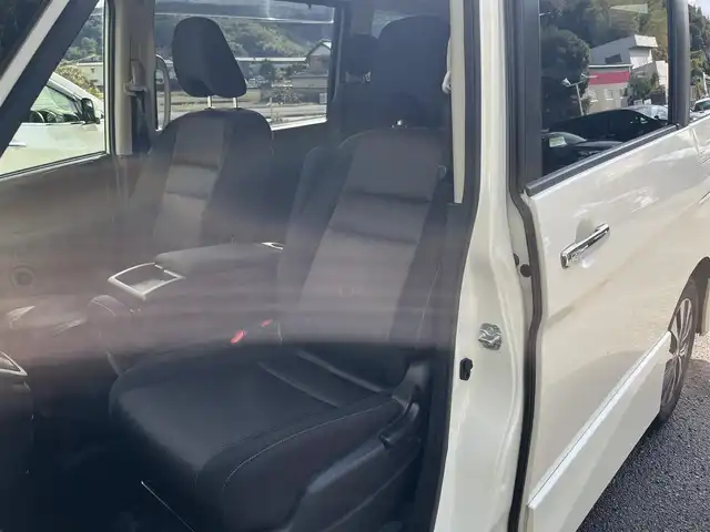 日産 セレナ ハイウェイスター Vセレクション 高知県 2017(平29)年 11.1万km ブリリアントホワイトパール (株)IDOMが運営する【じしゃロン高知店】の自社ローン専用車両になります。こちらは現金またはオートローンご利用時の価格です。自社ローンご希望の方は別途その旨お申付け下さい