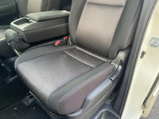 日産 セレナ ハイウェイスター Vセレクション 高知県 2017(平29)年 11.1万km ブリリアントホワイトパール (株)IDOMが運営する【じしゃロン高知店】の自社ローン専用車両になります。こちらは現金またはオートローンご利用時の価格です。自社ローンご希望の方は別途その旨お申付け下さい