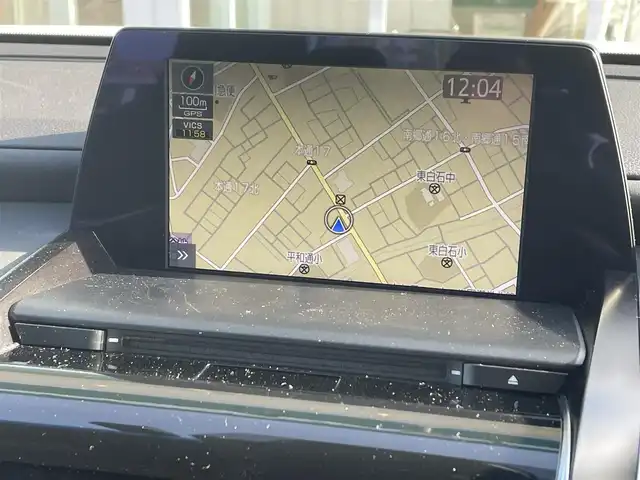 トヨタ クラウン ハイブリッド RS アドバンス Four 道央・札幌 2018(平30)年 7.5万km ホワイトパールクリスタルシャイン ・４WD/・衝突軽減ブレーキ/・寒冷地仕様/・純正ナビ/　CD＆BT＆USB＆TV/・バックカメラ/・コーナーセンサー/・レーンキープアシスト/・レーダークルーズコントロール/・パワーシート/・レザーシート/・オートエアコン/・オートライト/・オートリトラミラー/・レインセンサーワイパー/・ブラインドスポットモニター/・パーキングアシスト/・ステアリングヒーター/・シートヒーター/・ミラーヒーター/・プッシュスタート/・スマートキー/・ビルトインETC/・MT付きAT/・パドルシフト/・デジタルインナーミラー/・前方ドライブレコーダー/・純正フロアマット/・ドアバイザー/・ウィンカーミラー/・フォライト/・LEDヘッドライト/・スペアキー