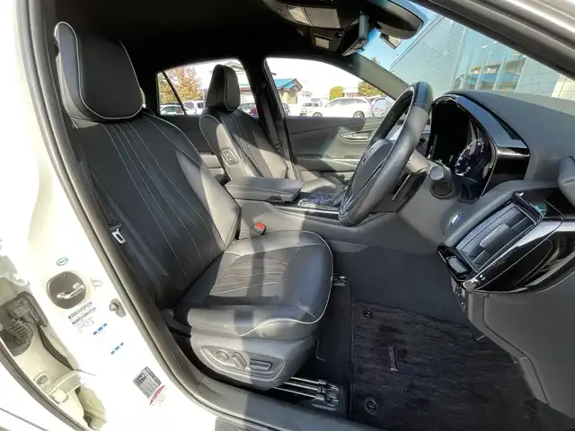 トヨタ クラウン ハイブリッド RS アドバンス Four 道央・札幌 2018(平30)年 7.5万km ホワイトパールクリスタルシャイン ・４WD/・衝突軽減ブレーキ/・寒冷地仕様/・純正ナビ/　CD＆BT＆USB＆TV/・バックカメラ/・コーナーセンサー/・レーンキープアシスト/・レーダークルーズコントロール/・パワーシート/・レザーシート/・オートエアコン/・オートライト/・オートリトラミラー/・レインセンサーワイパー/・ブラインドスポットモニター/・パーキングアシスト/・ステアリングヒーター/・シートヒーター/・ミラーヒーター/・プッシュスタート/・スマートキー/・ビルトインETC/・MT付きAT/・パドルシフト/・デジタルインナーミラー/・前方ドライブレコーダー/・純正フロアマット/・ドアバイザー/・ウィンカーミラー/・フォライト/・LEDヘッドライト/・スペアキー