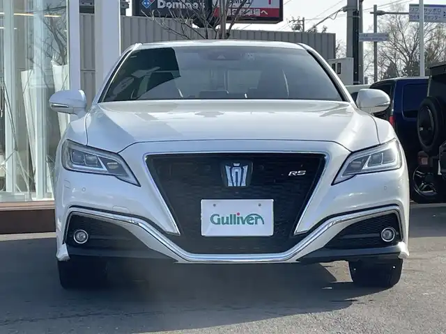 トヨタ クラウン ハイブリッド RS アドバンス Four 道央・札幌 2018(平30)年 7.5万km ホワイトパールクリスタルシャイン ・４WD/・衝突軽減ブレーキ/・寒冷地仕様/・純正ナビ/　CD＆BT＆USB＆TV/・バックカメラ/・コーナーセンサー/・レーンキープアシスト/・レーダークルーズコントロール/・パワーシート/・レザーシート/・オートエアコン/・オートライト/・オートリトラミラー/・レインセンサーワイパー/・ブラインドスポットモニター/・パーキングアシスト/・ステアリングヒーター/・シートヒーター/・ミラーヒーター/・プッシュスタート/・スマートキー/・ビルトインETC/・MT付きAT/・パドルシフト/・デジタルインナーミラー/・前方ドライブレコーダー/・純正フロアマット/・ドアバイザー/・ウィンカーミラー/・フォライト/・LEDヘッドライト/・スペアキー