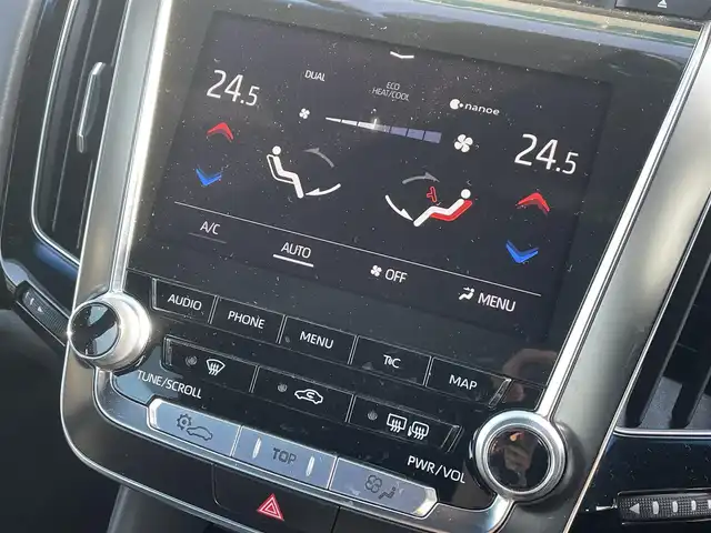 トヨタ クラウン ハイブリッド RS アドバンス Four 道央・札幌 2018(平30)年 7.5万km ホワイトパールクリスタルシャイン ・４WD/・衝突軽減ブレーキ/・寒冷地仕様/・純正ナビ/　CD＆BT＆USB＆TV/・バックカメラ/・コーナーセンサー/・レーンキープアシスト/・レーダークルーズコントロール/・パワーシート/・レザーシート/・オートエアコン/・オートライト/・オートリトラミラー/・レインセンサーワイパー/・ブラインドスポットモニター/・パーキングアシスト/・ステアリングヒーター/・シートヒーター/・ミラーヒーター/・プッシュスタート/・スマートキー/・ビルトインETC/・MT付きAT/・パドルシフト/・デジタルインナーミラー/・前方ドライブレコーダー/・純正フロアマット/・ドアバイザー/・ウィンカーミラー/・フォライト/・LEDヘッドライト/・スペアキー