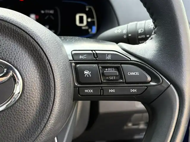 トヨタ アクア Z 滋賀県 2022(令4)年 2.2万km ダークブルーマイカM 純正ディスプレイオーディオ/【Bluetooth/フルセグ/USB】/バックカメラ/LEDヘッドライト/リアスポイラー/F/Rコーナーセンサー/ドライブレコーダー/革巻ステアリング/純正１５AW/ETC/スマートキー