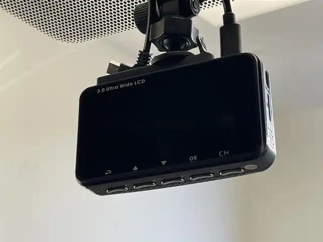 トヨタ カローラ スポーツ ハイブリッドG Z 愛知県 2021(令3)年 2.9万km ブラッキッシュアゲハガラスフレーク 純正９型ＤＡ　シートヒーター　禁煙車　ＨＵＤ　バックカメラ　ＢＳＭ　追従クルコン　ＵＳＢ　ドラレコ　ＥＴＣ　セーフティセンス　ワイヤレス充電　ＬＥＤオートライト　フォグ　コーナーセンサー　純正マット　純正１８インチアルミ　衝突軽減　車線逸脱　Bluetooth　プッシュスタート　スマートキー