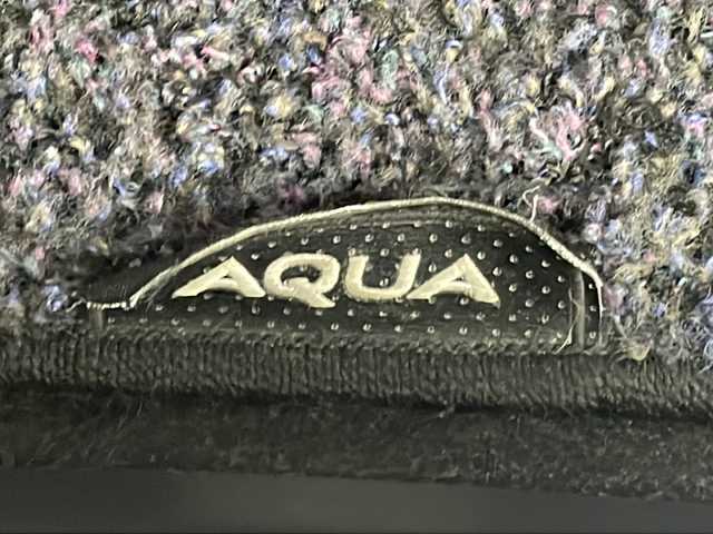 トヨタ アクア S 宮城県 2014(平26)年 6.5万km クールソーダメタリック 禁煙車/純正SDナビ/・CD.SD.BT/ワンセグTV/バックカメラ/社外ドライブレコーダー（FR）/ETC/オートライト/オートエアコン/アイドリングストップ/横滑り防止装置/プッシュスタート/スマートキー2個/純正フロアマット