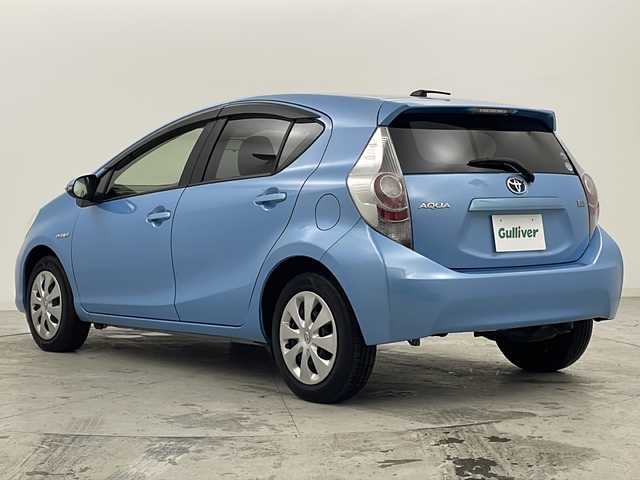 トヨタ アクア S 宮城県 2014(平26)年 6.5万km クールソーダメタリック 禁煙車/純正SDナビ/・CD.SD.BT/ワンセグTV/バックカメラ/社外ドライブレコーダー（FR）/ETC/オートライト/オートエアコン/アイドリングストップ/横滑り防止装置/プッシュスタート/スマートキー2個/純正フロアマット