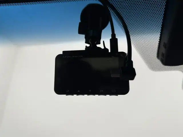 トヨタ カムリ WS 愛知県 2020(令2)年 5.9万km アティチュードブラックマイカ 純正8インチディスプレイオーディオ/バックカメラ/フルセグTV/トヨタセーフティセンス/クルーズコントロール/ブラインドスポットモニター/衝突被害軽減システム/横滑り防止装置/コーナーセンサー/レーンキープアシスト/オートライト/オートマチックハイビーム/LEDヘッドライト/LEDフォグランプ/自動防眩式ミラー/パドルシフト/純正AW/純正フロアマット/前後ドライブレコーダー/ETC/プッシュスタート/スマートキー