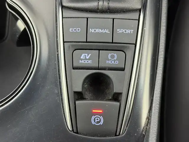 トヨタ カムリ WS 愛知県 2020(令2)年 5.9万km アティチュードブラックマイカ 純正8インチディスプレイオーディオ/バックカメラ/フルセグTV/トヨタセーフティセンス/クルーズコントロール/ブラインドスポットモニター/衝突被害軽減システム/横滑り防止装置/コーナーセンサー/レーンキープアシスト/オートライト/オートマチックハイビーム/LEDヘッドライト/LEDフォグランプ/自動防眩式ミラー/パドルシフト/純正AW/純正フロアマット/前後ドライブレコーダー/ETC/プッシュスタート/スマートキー