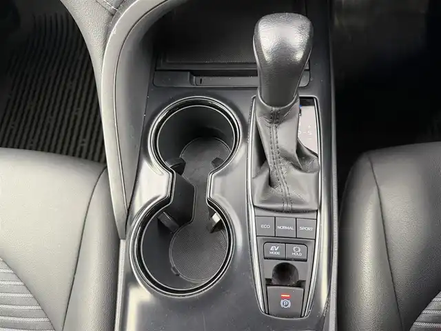 トヨタ カムリ WS 愛知県 2020(令2)年 5.9万km アティチュードブラックマイカ 純正8インチディスプレイオーディオ/バックカメラ/フルセグTV/トヨタセーフティセンス/クルーズコントロール/ブラインドスポットモニター/衝突被害軽減システム/横滑り防止装置/コーナーセンサー/レーンキープアシスト/オートライト/オートマチックハイビーム/LEDヘッドライト/LEDフォグランプ/自動防眩式ミラー/パドルシフト/純正AW/純正フロアマット/前後ドライブレコーダー/ETC/プッシュスタート/スマートキー