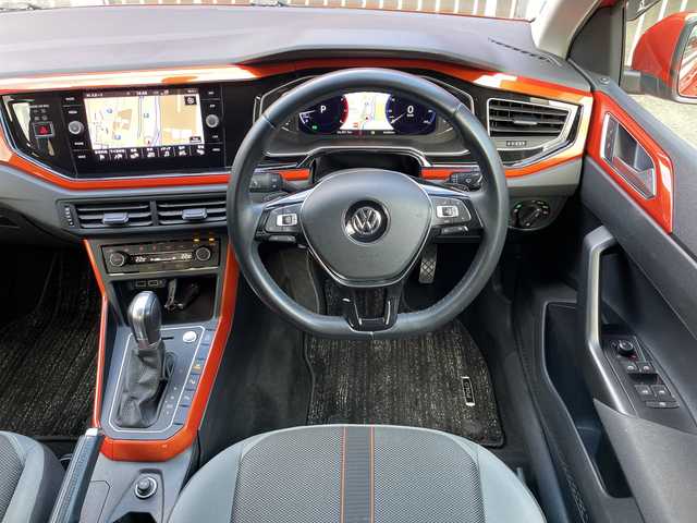 フォルクスワーゲン ポロ TSI Rライン 神奈川県 2019(平31)年 3.5万km エナジェティックオレンジメタリック ワンオーナー/純正ナビ/ワンセグTV				/・SD/CD/DVD/REC/BT/USB					/バックモニター　/クリアランスソナー/ビルトインETC2.0	/ドライブレコーダー	/プリクラッシュブレーキシステム	/アダプティブクルーズコントロール					/ブラインドスポットディテクション/疲労検知システム/プロアクティブオキュパントプロテクション/パドルシフト付き革巻きハンドル					/純正17インチAW/プッシュEgスタート/ストップ					/スマートキー×2	/オートライト/純正LEDヘッドライト/フロント/バックフォグ/ターンランプ付電動格納ドアミラー/純正フロアマット		/取扱説明書/ナビ取扱説明書	/新車時保証書