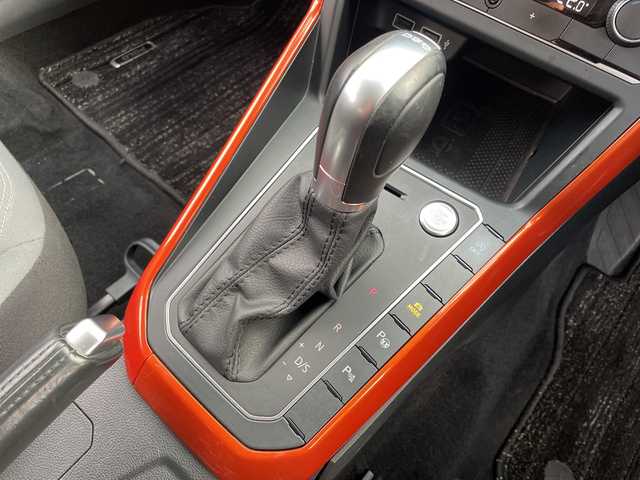 フォルクスワーゲン ポロ TSI Rライン 神奈川県 2019(平31)年 3.5万km エナジェティックオレンジメタリック ワンオーナー/純正ナビ/ワンセグTV				/・SD/CD/DVD/REC/BT/USB					/バックモニター　/クリアランスソナー/ビルトインETC2.0	/ドライブレコーダー	/プリクラッシュブレーキシステム	/アダプティブクルーズコントロール					/ブラインドスポットディテクション/疲労検知システム/プロアクティブオキュパントプロテクション/パドルシフト付き革巻きハンドル					/純正17インチAW/プッシュEgスタート/ストップ					/スマートキー×2	/オートライト/純正LEDヘッドライト/フロント/バックフォグ/ターンランプ付電動格納ドアミラー/純正フロアマット		/取扱説明書/ナビ取扱説明書	/新車時保証書