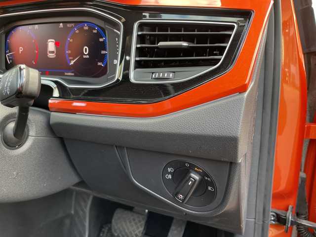 フォルクスワーゲン ポロ TSI Rライン 神奈川県 2019(平31)年 3.5万km エナジェティックオレンジメタリック ワンオーナー/純正ナビ/ワンセグTV				/・SD/CD/DVD/REC/BT/USB					/バックモニター　/クリアランスソナー/ビルトインETC2.0	/ドライブレコーダー	/プリクラッシュブレーキシステム	/アダプティブクルーズコントロール					/ブラインドスポットディテクション/疲労検知システム/プロアクティブオキュパントプロテクション/パドルシフト付き革巻きハンドル					/純正17インチAW/プッシュEgスタート/ストップ					/スマートキー×2	/オートライト/純正LEDヘッドライト/フロント/バックフォグ/ターンランプ付電動格納ドアミラー/純正フロアマット		/取扱説明書/ナビ取扱説明書	/新車時保証書