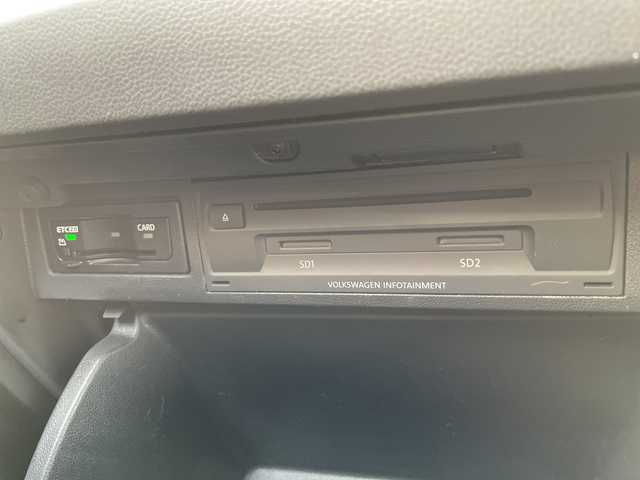 フォルクスワーゲン ポロ TSI Rライン 神奈川県 2019(平31)年 3.5万km エナジェティックオレンジメタリック ワンオーナー/純正ナビ/ワンセグTV				/・SD/CD/DVD/REC/BT/USB					/バックモニター　/クリアランスソナー/ビルトインETC2.0	/ドライブレコーダー	/プリクラッシュブレーキシステム	/アダプティブクルーズコントロール					/ブラインドスポットディテクション/疲労検知システム/プロアクティブオキュパントプロテクション/パドルシフト付き革巻きハンドル					/純正17インチAW/プッシュEgスタート/ストップ					/スマートキー×2	/オートライト/純正LEDヘッドライト/フロント/バックフォグ/ターンランプ付電動格納ドアミラー/純正フロアマット		/取扱説明書/ナビ取扱説明書	/新車時保証書