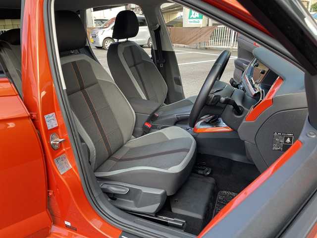 フォルクスワーゲン ポロ TSI Rライン 神奈川県 2019(平31)年 3.5万km エナジェティックオレンジメタリック ワンオーナー/純正ナビ/ワンセグTV				/・SD/CD/DVD/REC/BT/USB					/バックモニター　/クリアランスソナー/ビルトインETC2.0	/ドライブレコーダー	/プリクラッシュブレーキシステム	/アダプティブクルーズコントロール					/ブラインドスポットディテクション/疲労検知システム/プロアクティブオキュパントプロテクション/パドルシフト付き革巻きハンドル					/純正17インチAW/プッシュEgスタート/ストップ					/スマートキー×2	/オートライト/純正LEDヘッドライト/フロント/バックフォグ/ターンランプ付電動格納ドアミラー/純正フロアマット		/取扱説明書/ナビ取扱説明書	/新車時保証書