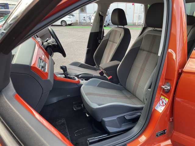 フォルクスワーゲン ポロ TSI Rライン 神奈川県 2019(平31)年 3.5万km エナジェティックオレンジメタリック ワンオーナー/純正ナビ/ワンセグTV				/・SD/CD/DVD/REC/BT/USB					/バックモニター　/クリアランスソナー/ビルトインETC2.0	/ドライブレコーダー	/プリクラッシュブレーキシステム	/アダプティブクルーズコントロール					/ブラインドスポットディテクション/疲労検知システム/プロアクティブオキュパントプロテクション/パドルシフト付き革巻きハンドル					/純正17インチAW/プッシュEgスタート/ストップ					/スマートキー×2	/オートライト/純正LEDヘッドライト/フロント/バックフォグ/ターンランプ付電動格納ドアミラー/純正フロアマット		/取扱説明書/ナビ取扱説明書	/新車時保証書