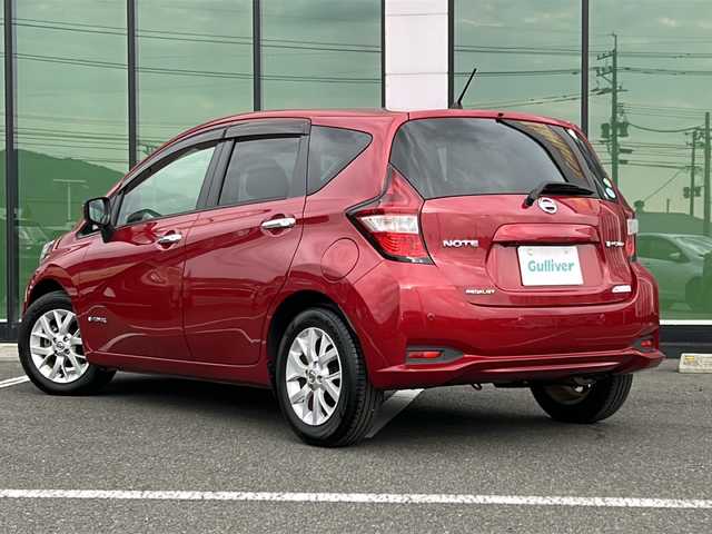 日産 ノート e－パワー メダリスト 福岡県 2017(平29)年 7.4万km ガーネットレッド 社外SDナビ/・CD DVD BT DTV SD FM AM/バックカメラ/先進安全装備/・エマージェンシーブレーキ/・車線逸脱警報/・踏み間違い衝突防止アシスト/・アラウンドビューモニター/・横滑り防止機能/クルーズコントロール/クリアランスソナー/前後ドライブレコーダー/純正フロアマット/ETC/オートライト/ウインカーミラー/電動格納ミラー/純正15インチアルミホイール/スマートキー