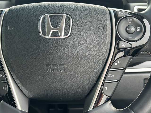 ホンダ オデッセイ アブソルート EX ADV 山形県 2015(平27)年 4.5万km ホワイトオーキッドパール 4WD/衝突被害軽減システム/BSM/純正ナビ/（Bluetooth/CD/DVD/フルセグ)/全方位カメラ/フリップダウンモニター/両側パワースライドドア/レザーシート/レーダークルーズコントロール/D席パワーシート/ステアリングスイッチ/ビルトインETC/電動格納ミラー/純正スタッドレス(6mm)/スマートキー