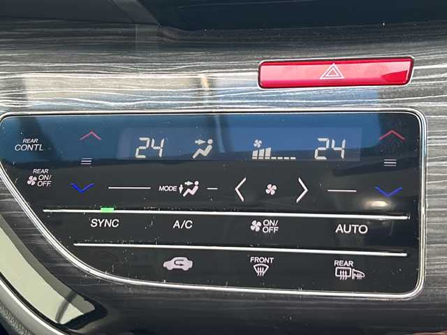ホンダ オデッセイ アブソルート EX ADV 山形県 2015(平27)年 4.5万km ホワイトオーキッドパール 4WD/衝突被害軽減システム/BSM/純正ナビ/（Bluetooth/CD/DVD/フルセグ)/全方位カメラ/フリップダウンモニター/両側パワースライドドア/レザーシート/レーダークルーズコントロール/D席パワーシート/ステアリングスイッチ/ビルトインETC/電動格納ミラー/純正スタッドレス(6mm)/スマートキー