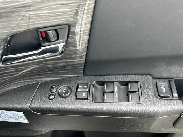 ホンダ オデッセイ アブソルート EX ADV 山形県 2015(平27)年 4.5万km ホワイトオーキッドパール 4WD/衝突被害軽減システム/BSM/純正ナビ/（Bluetooth/CD/DVD/フルセグ)/全方位カメラ/フリップダウンモニター/両側パワースライドドア/レザーシート/レーダークルーズコントロール/D席パワーシート/ステアリングスイッチ/ビルトインETC/電動格納ミラー/純正スタッドレス(6mm)/スマートキー