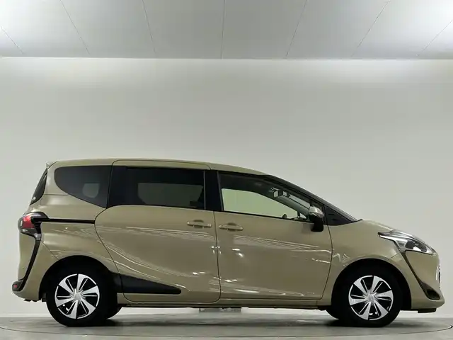トヨタ シエンタ ファンベースG クエロ 埼玉県 2020(令2)年 2.9万km ベージュ トヨタセーフティセンス/純正9インチナビ/　　CD/DVD/BT/フルセグTV/パノラミックビューモニター/両側パワースライドドア/LEDオートライト/ハーフレザーシート/クリアランスソナー/ステアリングスイッチ/プッシュスタート/ETC/禁煙車
