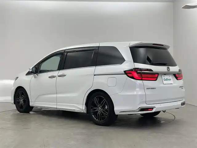 ホンダ オデッセイ ハイブリッド e:HEVアブソルート EX 埼玉県 2021(令3)年 6.1万km プラチナホワイトパール 純正９インチナビ　マルチビューモニター　デジタルミラー　パワーバックドア　アダプティブクルーズコントロール　ＢＳＭ　両側パワースライドドア　シートヒーター　ホンダセンシング　前後ドラレコ　ＬＥＤライト