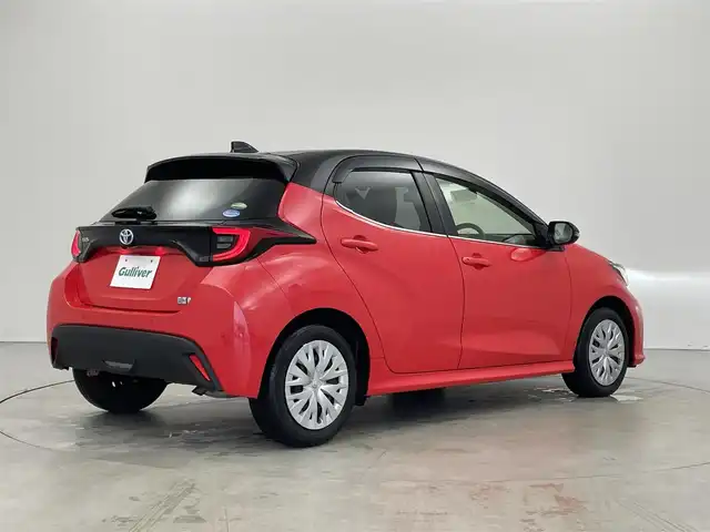 トヨタ ヤリス ハイブリッド Z 埼玉県 2020(令2)年 1.8万km ブラック/コーラルクリスタルシャイン 純正８インチディスプレイオーディオ　バックカメラ　ＢＳＭ　ビルトインＥＴＣ　セーフティセンス　シートヒーター　レーダークルーズコントロール　ドライブレコーダー　ＬＥＤライト　スマートキー　オートライト