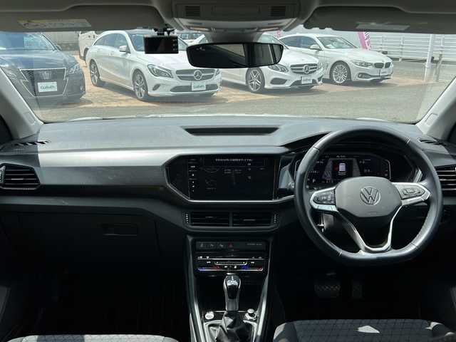 フォルクスワーゲン Ｔ－クロス TSI アクティブ 新潟県 2022(令4)年 4万km グレー 純正ナビ/Bluetooth/Apple Car Play/Android Auto/バックカメラ/ワンオーナー/前方ドライブレコーダー/ルーフレール/ドライバーアシスト/・衝突軽減システム/・レーンキープアシスト/・ブラインドスポットモニター/・クリアランスソナー/・疲労検知システム/追従機能付きクルーズコントロール/LEDオートライト/オートエアコン/パドルシフト/ETC/ステアリングスイッチ/電格ウィンカーミラー/スペアキー/保証書/取扱説明書/点検記録簿