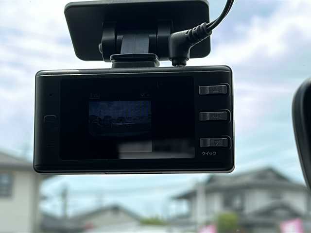 フォルクスワーゲン Ｔ－クロス TSI アクティブ 新潟県 2022(令4)年 4万km グレー 純正ナビ/Bluetooth/Apple Car Play/Android Auto/バックカメラ/ワンオーナー/前方ドライブレコーダー/ルーフレール/ドライバーアシスト/・衝突軽減システム/・レーンキープアシスト/・ブラインドスポットモニター/・クリアランスソナー/・疲労検知システム/追従機能付きクルーズコントロール/LEDオートライト/オートエアコン/パドルシフト/ETC/ステアリングスイッチ/電格ウィンカーミラー/スペアキー/保証書/取扱説明書/点検記録簿