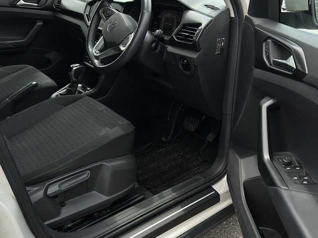 フォルクスワーゲン Ｔ－クロス TSI アクティブ 新潟県 2022(令4)年 4万km グレー 純正ナビ/Bluetooth/Apple Car Play/Android Auto/バックカメラ/ワンオーナー/前方ドライブレコーダー/ルーフレール/ドライバーアシスト/・衝突軽減システム/・レーンキープアシスト/・ブラインドスポットモニター/・クリアランスソナー/・疲労検知システム/追従機能付きクルーズコントロール/LEDオートライト/オートエアコン/パドルシフト/ETC/ステアリングスイッチ/電格ウィンカーミラー/スペアキー/保証書/取扱説明書/点検記録簿