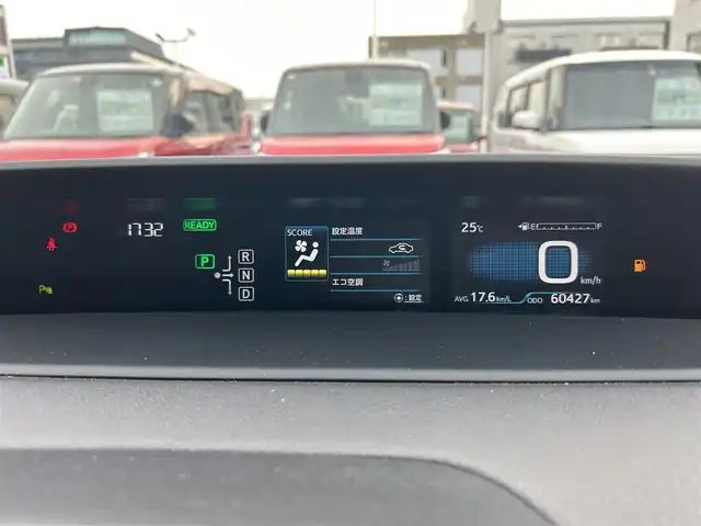 トヨタ プリウス Sセーフティプラス 島根県 2017(平29)年 6.1万km シルバーM 純正ＳＤナビ　/フルセグＴＶ　/ＤＶＤ再生　/Ｂｌｕｅｔｏｏｔｈ接続　/バックカメラ　/前方ドライブレコーダー　/ビルトインＥＴＣ２．０　/アダプティブクルーズコントロール　/前後コーナーセンサー　/衝突軽減ブレーキ/レーンキープアシスト/オート／ハイビームライト　/純正ＬＥＤヘッドライト　/純正LEDフォグランプ/スマートキー/プッシュスタート/社外１５インチアルミホイール/純正フロアマット