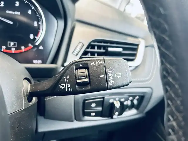 ＢＭＷ ２１８ｄ アクティブツアラー ラグジュアリー 大阪府 2019(平31)年 4.5万km ミネラルホワイト コンフォートP/インテリジェントセーフティ/黒革/パワーシート/シートヒーター/Dシートメモリ/純正ナビ/バックカメラ/純正17インチAW/LEDヘッドライト/電動リアゲート