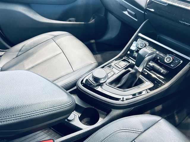ＢＭＷ ２１８ｄ アクティブツアラー ラグジュアリー 大阪府 2019(平31)年 4.5万km ミネラルホワイト コンフォートP/インテリジェントセーフティ/黒革/パワーシート/シートヒーター/Dシートメモリ/純正ナビ/バックカメラ/純正17インチAW/LEDヘッドライト/電動リアゲート