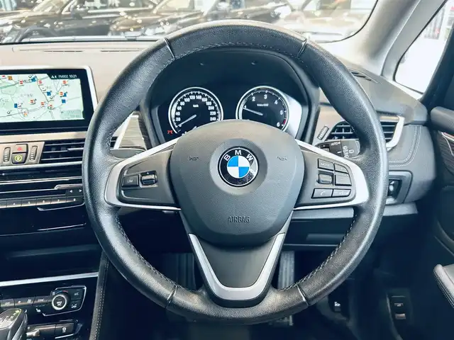ＢＭＷ ２１８ｄ アクティブツアラー ラグジュアリー 大阪府 2019(平31)年 4.5万km ミネラルホワイト コンフォートP/インテリジェントセーフティ/黒革/パワーシート/シートヒーター/Dシートメモリ/純正ナビ/バックカメラ/純正17インチAW/LEDヘッドライト/電動リアゲート