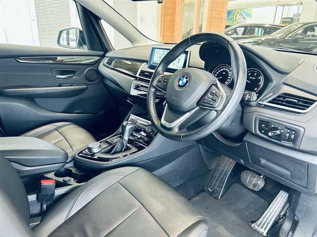 ＢＭＷ ２１８ｄ アクティブツアラー ラグジュアリー 大阪府 2019(平31)年 4.5万km ミネラルホワイト コンフォートP/インテリジェントセーフティ/黒革/パワーシート/シートヒーター/Dシートメモリ/純正ナビ/バックカメラ/純正17インチAW/LEDヘッドライト/電動リアゲート