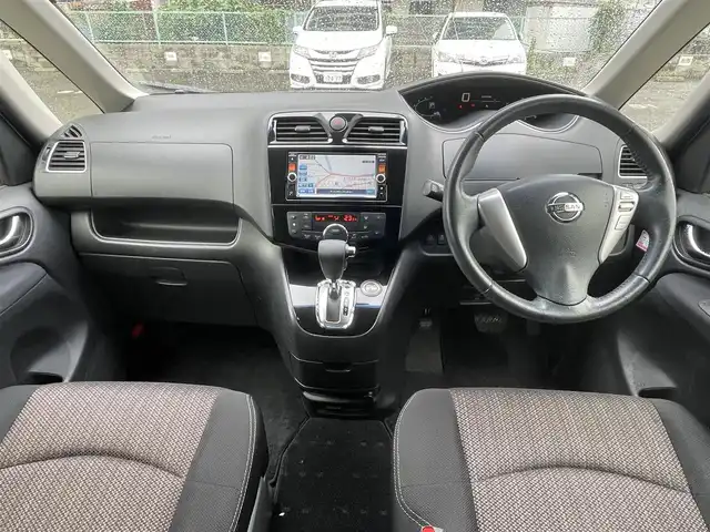 日産 セレナ ハイウェイS S HV Aセーフ 福岡県 2014(平26)年 9.7万km ブリリアントホワイトパール (株)IDOMが運営する【じしゃロン八幡西店】の自社ローン専用車両になります。こちらは現金またはオートローンご利用時の価格です。自社ローンご希望の方は別途その旨お申付け下さい/日産純正メモリーナビ【MC313D-W】/・Bluetooth接続/・CD/・DVD/・フルセグ/・アラウンドビューモニター/ETC/片側パワースライド/アイドリングストップ/オートライト/スマートキー/衝突被害軽減ブレーキ/プッシュスタート/オートライト