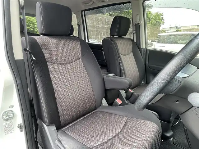 日産 セレナ ハイウェイS S HV Aセーフ 福岡県 2014(平26)年 9.7万km ブリリアントホワイトパール (株)IDOMが運営する【じしゃロン八幡西店】の自社ローン専用車両になります。こちらは現金またはオートローンご利用時の価格です。自社ローンご希望の方は別途その旨お申付け下さい/日産純正メモリーナビ【MC313D-W】/・Bluetooth接続/・CD/・DVD/・フルセグ/・アラウンドビューモニター/ETC/片側パワースライド/アイドリングストップ/オートライト/スマートキー/衝突被害軽減ブレーキ/プッシュスタート/オートライト