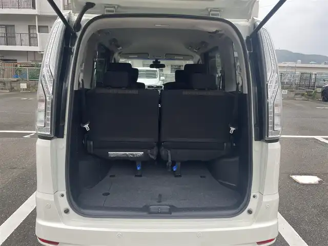 日産 セレナ ハイウェイS S HV Aセーフ 福岡県 2014(平26)年 9.7万km ブリリアントホワイトパール (株)IDOMが運営する【じしゃロン八幡西店】の自社ローン専用車両になります。こちらは現金またはオートローンご利用時の価格です。自社ローンご希望の方は別途その旨お申付け下さい/日産純正メモリーナビ【MC313D-W】/・Bluetooth接続/・CD/・DVD/・フルセグ/・アラウンドビューモニター/ETC/片側パワースライド/アイドリングストップ/オートライト/スマートキー/衝突被害軽減ブレーキ/プッシュスタート/オートライト