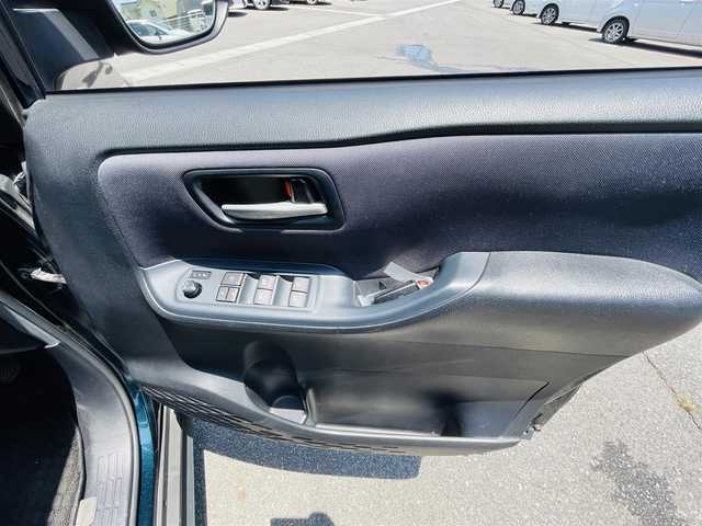 トヨタ ヴォクシー ZS 岡山県 2014(平26)年 11.8万km ブラッキッシュアゲハガラスフレーク (株)IDOMが運営する【じしゃロン岡山店】の自社ローン専用車両です。こちらは現金またはオートローンご利用時の価格です。 自社ローンご希望の方は別途その旨お申し付け下さい/・準正ナビゲーション/・後席モニター/・両側電動スライドドア/・ＥＴＣ