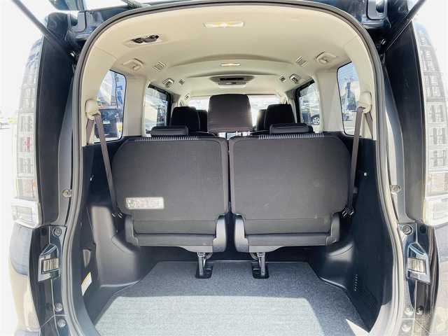 トヨタ ヴォクシー ZS 岡山県 2014(平26)年 11.8万km ブラッキッシュアゲハガラスフレーク (株)IDOMが運営する【じしゃロン岡山店】の自社ローン専用車両です。こちらは現金またはオートローンご利用時の価格です。 自社ローンご希望の方は別途その旨お申し付け下さい/・準正ナビゲーション/・後席モニター/・両側電動スライドドア/・ＥＴＣ