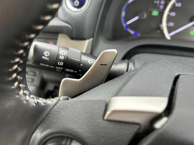 レクサス ＣＴ 200h バージョンC 滋賀県 2020(令2)年 1.5万km ソニックチタニウム 純正メモリナビ/（BT/フルセグ/CD/AUX)/バックカメラ/衝突軽減システム/追従クルーズコントロール/レーンキープアシスト/ハーフレザーシート/メモリ付きパワーシート/シートヒーター/衝突軽減システム/追従クルーズコントロール/レーンキープアシスト/スマートキー/ドライブレコーダー/ETC2.0/純正フロアマット/LEDヘッドライト/オートマチックハイビーム/フォグ/パドルシフト