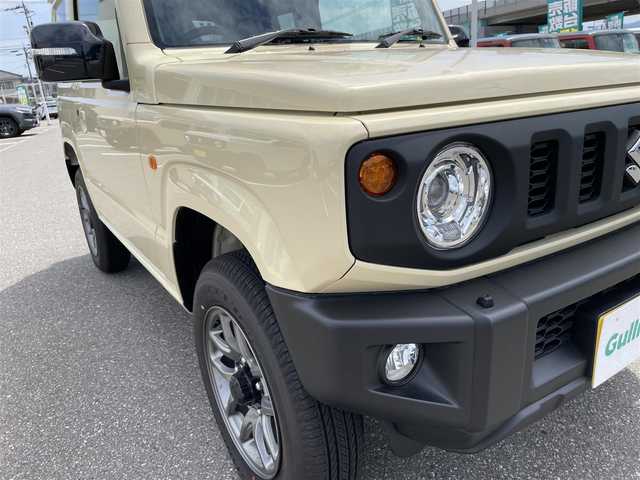 スズキ ジムニー XC 石川県 2024(令6)年 0.1万km未満 シフォンアイボリーメタリックブラック2トーンルーフ 届出済未使用車/4WD/ターボ/スズキセーフティサポート/スマートキー/プッシュスタート/電動ミラー/純正アルミホイール/シートヒーター/フォグランプ/コーナーセンサー/保証書