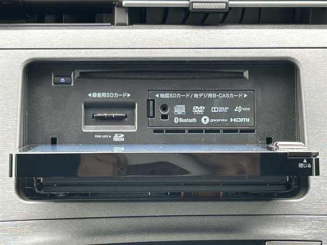 トヨタ プリウス G 熊本県 2014(平26)年 3.4万km レッドマイカメタリック 社外SDナビ（ALPINE）/・AM/FM/CD/DVD/SD/AUX/BT/・フルセグTV/バックカメラ/横滑り防止機能/前後コーナーセンサー/レーダークルーズコントロール/革巻きステアリング/・ステアリングリモコン/電動格納ミラー/・ウィンカーミラー/オートライト/・HIDライト/・フォグランプ/・ヘッドライトレベライザー/ビルトインETC/ハーフレザーシート/・D席パワーシート/車両接近通報装置/踏み間違い加速制御装置/トノカバー/純正フロアマット/スマートキー
