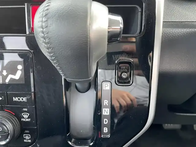 トヨタ タンク カスタムG－T 千葉県 2018(平30)年 2万km ブラックマイカ/マゼンダベリーメタリック 純正メモリナビ/(フルセグTV CD DVD BT FM AM)/バックカメラ/衝突被害軽減システム/クルーズコントロール/両側パワースライドドア/横滑り防止装置/ETC/ドライブレコーダー/アイドリングストップ/LEDヘッドライト/フォグランプ/オートライト/ウィンカーミラー/電動格納ミラー/純正15インチAW/シートリフター/プッシュスタート/スマートキー/フロアマット/ドアバイザー/スペアキー/取扱説明書