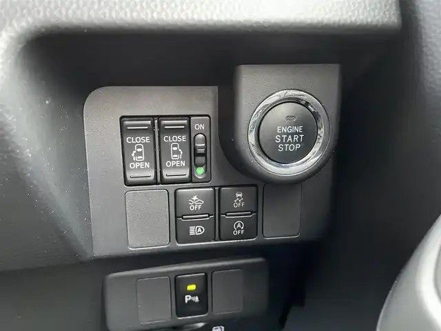 トヨタ タンク カスタムG－T 千葉県 2018(平30)年 2万km ブラックマイカ/マゼンダベリーメタリック 純正メモリナビ/(フルセグTV CD DVD BT FM AM)/バックカメラ/衝突被害軽減システム/クルーズコントロール/両側パワースライドドア/横滑り防止装置/ETC/ドライブレコーダー/アイドリングストップ/LEDヘッドライト/フォグランプ/オートライト/ウィンカーミラー/電動格納ミラー/純正15インチAW/シートリフター/プッシュスタート/スマートキー/フロアマット/ドアバイザー/スペアキー/取扱説明書