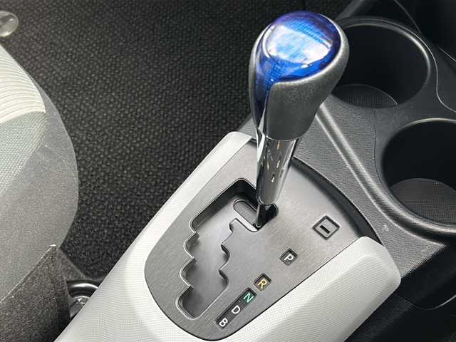 トヨタ アクア S 岐阜県 2012(平24)年 8.8万km グレーメタリック 社外ナビ(AVIC-MRZ09)/FM/AM/ワンセグ/BT/バックカメラ/ドラレコ(F)/ETC/プッシュスタート/ヘッドライトウォッシャー/純正ドアバイザー/純正マット/オートライト/フォグライト/ISOFIX