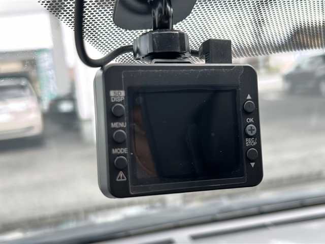 トヨタ アクア S 岐阜県 2012(平24)年 8.8万km グレーメタリック 社外ナビ(AVIC-MRZ09)/FM/AM/ワンセグ/BT/バックカメラ/ドラレコ(F)/ETC/プッシュスタート/ヘッドライトウォッシャー/純正ドアバイザー/純正マット/オートライト/フォグライト/ISOFIX