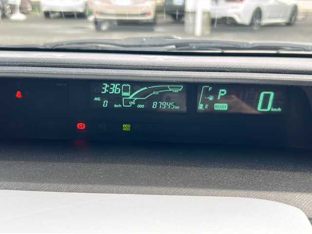 トヨタ アクア S 岐阜県 2012(平24)年 8.8万km グレーメタリック 社外ナビ(AVIC-MRZ09)/FM/AM/ワンセグ/BT/バックカメラ/ドラレコ(F)/ETC/プッシュスタート/ヘッドライトウォッシャー/純正ドアバイザー/純正マット/オートライト/フォグライト/ISOFIX