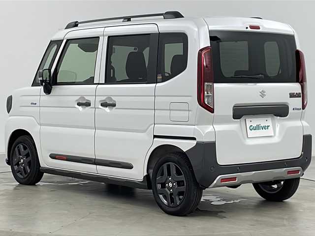 スズキ スペーシア ギア HYBRID XZ 道央・札幌 2024(令6)年 0.1万km ピュアホワイトP ・4WD/・寒冷地仕様/・両側パワースライドドア/・スズキセーフティサポート/・デュアルカメラブレーキサポート/・アダプティブクルーズコントロール/・標識認識/・車線逸脱抑制/・リアクロストラフィックアラート/・ハイビームアシスト/・ヘッドアップディスプレイ/・シートヒーター/・ステアリングヒーター/・ヒーテッドドアミラー/・前後コーナーセンサー/・アイドリングストップ/・ステアリングスイッチ/・プッシュスタート/・LEDヘッドライト/・LEDフォグランプ/・オートライト/・スマートキー/・純正14インチアルミホイール