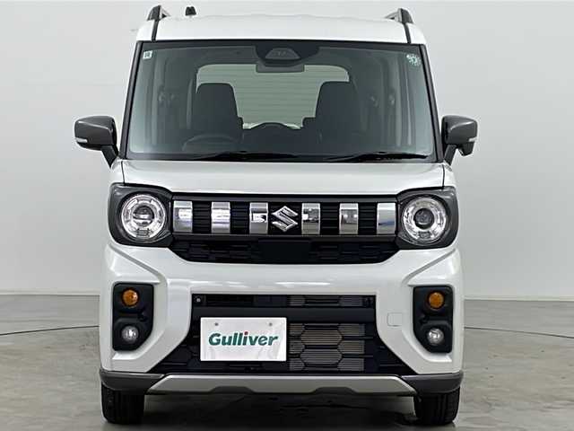 スズキ スペーシア ギア HYBRID XZ 道央・札幌 2024(令6)年 0.1万km ピュアホワイトP ・4WD/・寒冷地仕様/・両側パワースライドドア/・スズキセーフティサポート/・デュアルカメラブレーキサポート/・アダプティブクルーズコントロール/・標識認識/・車線逸脱抑制/・リアクロストラフィックアラート/・ハイビームアシスト/・ヘッドアップディスプレイ/・シートヒーター/・ステアリングヒーター/・ヒーテッドドアミラー/・前後コーナーセンサー/・アイドリングストップ/・ステアリングスイッチ/・プッシュスタート/・LEDヘッドライト/・LEDフォグランプ/・オートライト/・スマートキー/・純正14インチアルミホイール